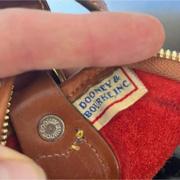 Dooney & Bourke VINTAGE AWL red large Hobo Purse - Picture 4 of 15